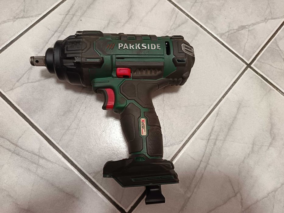 Акумулаторен Гайковерт PARKSIDE 20V Li-Ion 400Nm