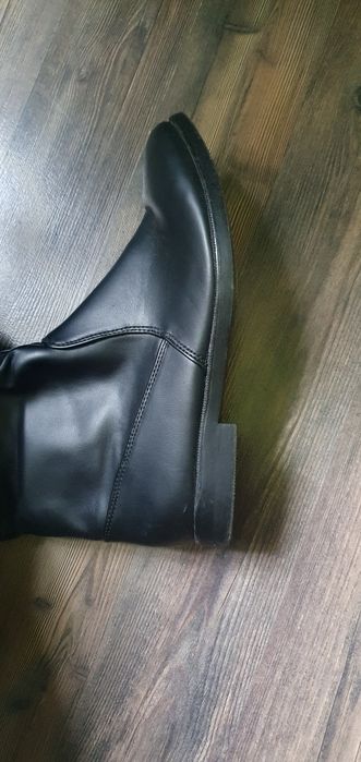 Черни кожени ниски ботуши чизми над коляното