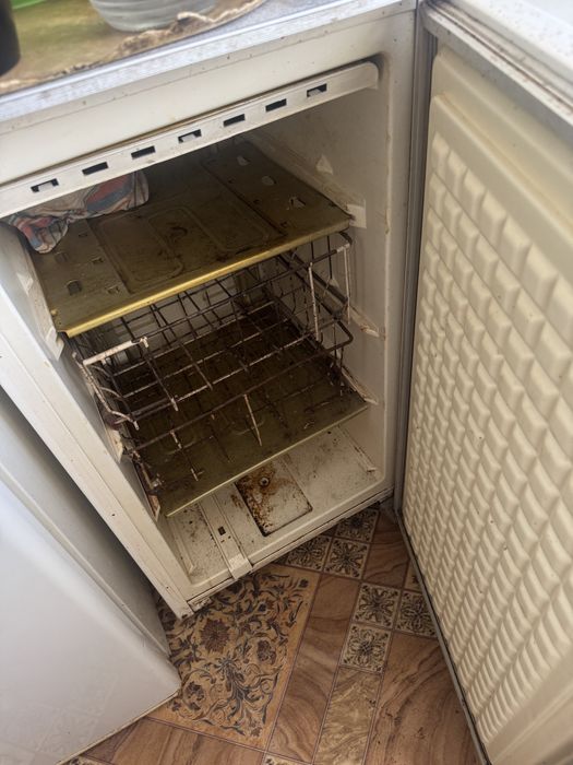 Продам морозильник