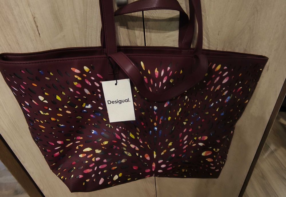 Чисто нова чанта тип shopper на Desigual