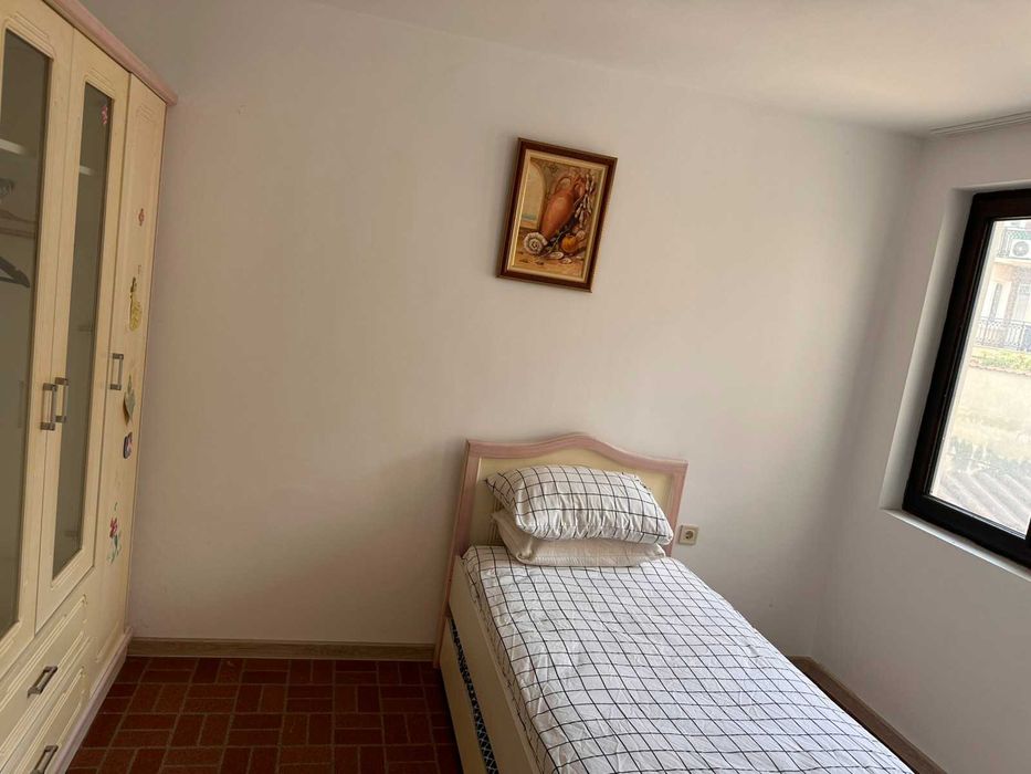 Дава се под наем Тристаен апартамент в Варна, Център - 120 кв.м за 820 € - Снимка #23