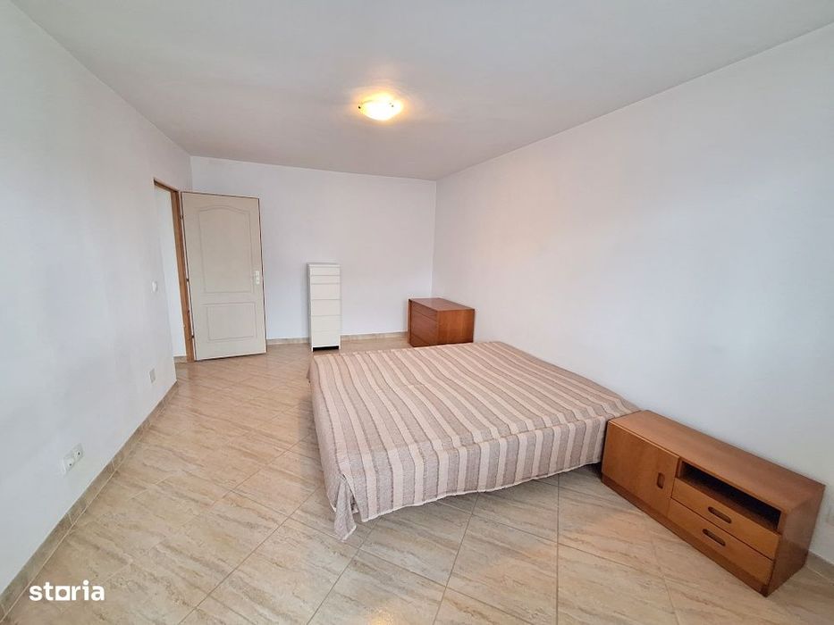 Apartament 3 camere - Zona Mioritei , Bloc an 1981