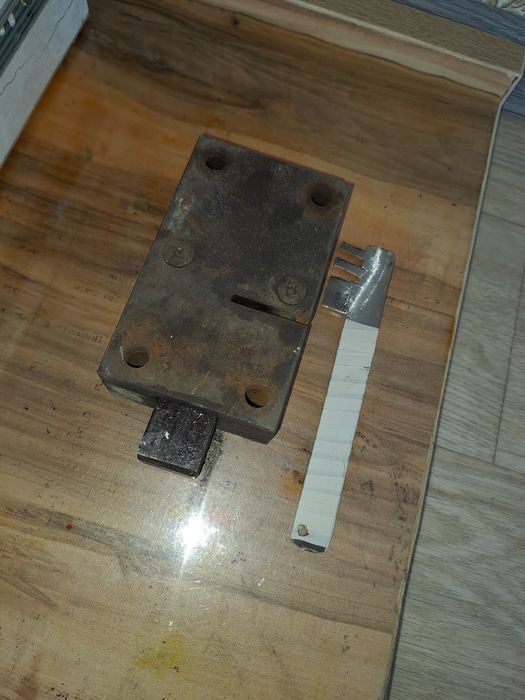 Замок для гаража