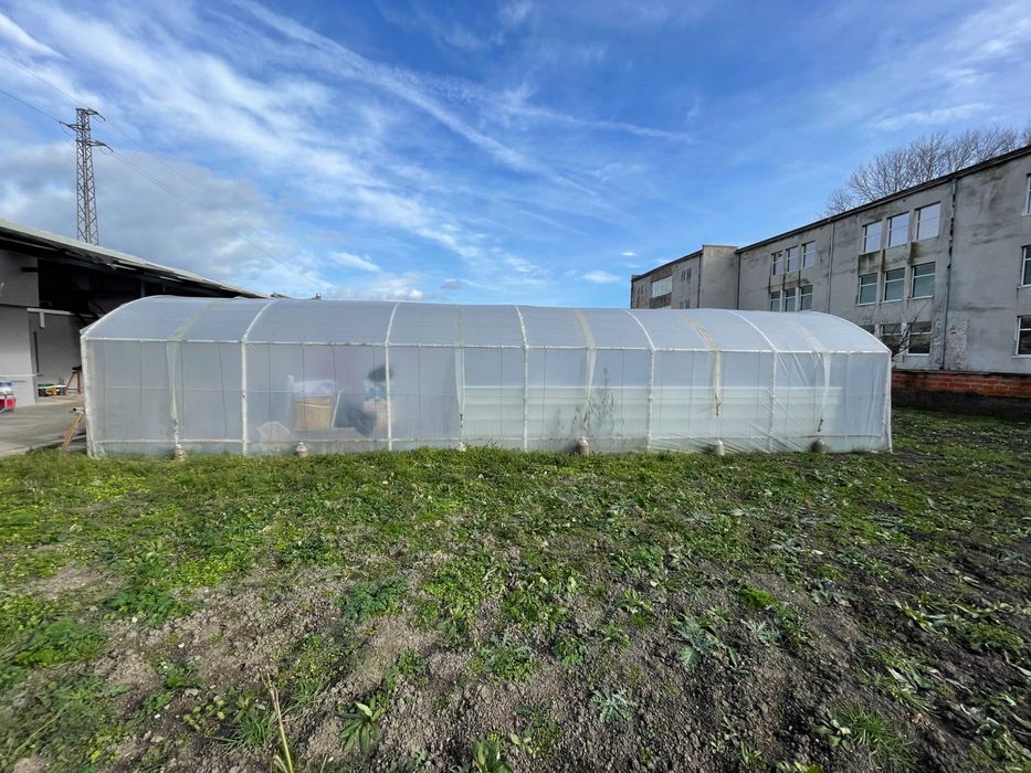 Оранжерия - стабилна метална конструкция (12.5м х 4м х 3м)