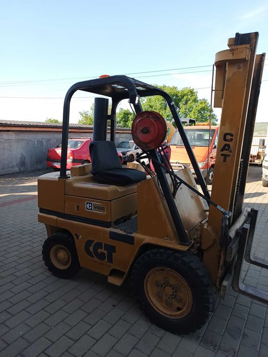Motostivuitoare Cat si Yale