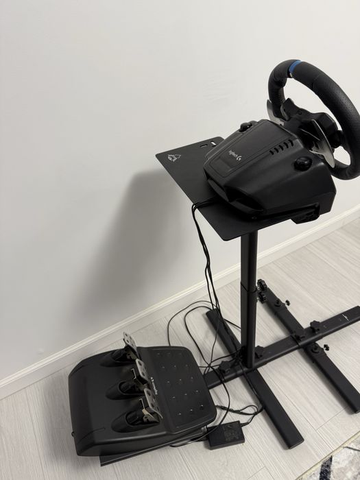 Volan de Gaming cu 3 pedale