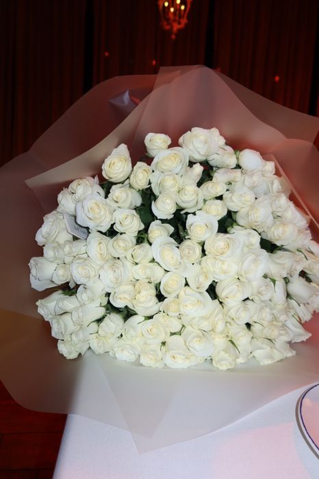 Цветы , букет 101 Белый розааа