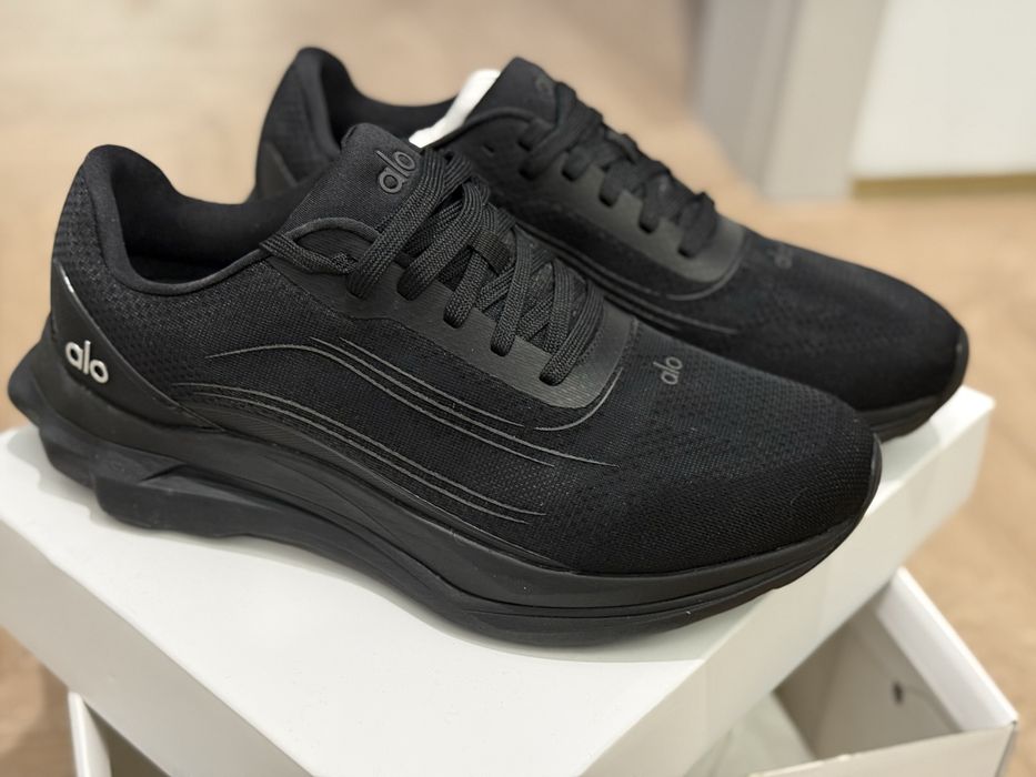 Продам кроссовки Alo RUNNER