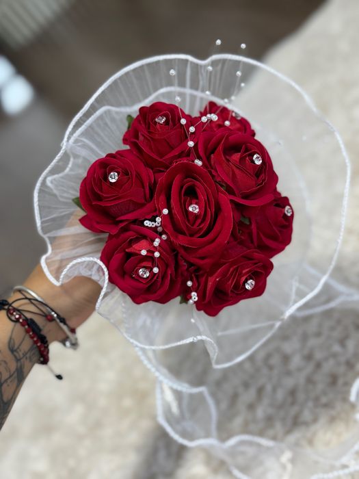Buchet de trandafiri artificiali