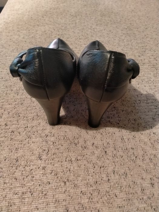 Продам туфли кожаные