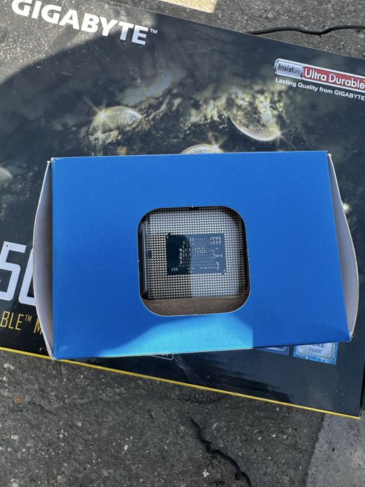 Placa de baza B250-Fintech Noua + procesor i3-7100