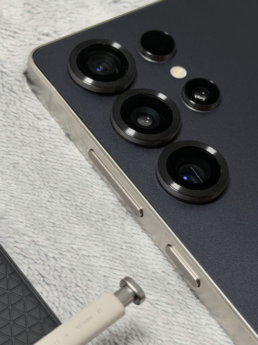 Samsung Galaxy S25 Ultra 512GB Titan Black, Husă Spigen, Garanție 2027