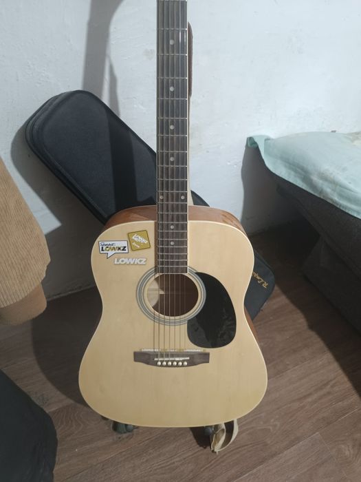 Гитара в неплохом состоянии