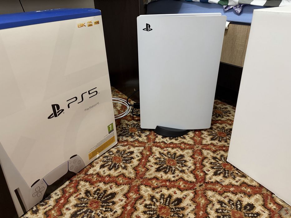 Vand Playstation 5 Disk Edition 825 GB