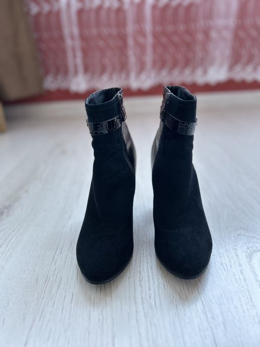 Дамски боти на ток