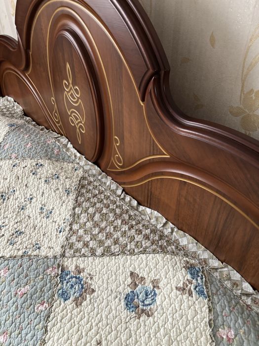 Продам двухспальную кровать