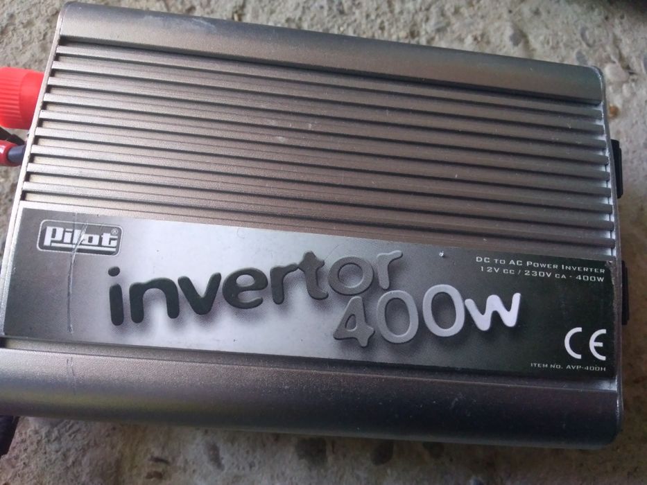 Invertor  220  w