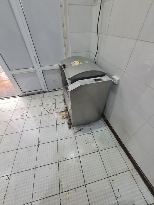 Тесто мешалка  сотилади холати яхши ехтиёт киб ишлатилган