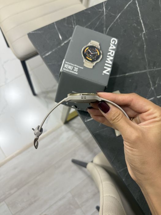 Часы garmin venu3S