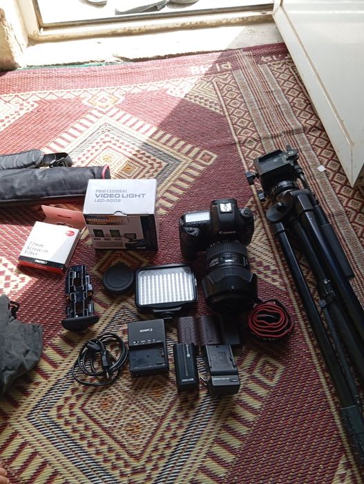 Canon mark 4 sotiladi