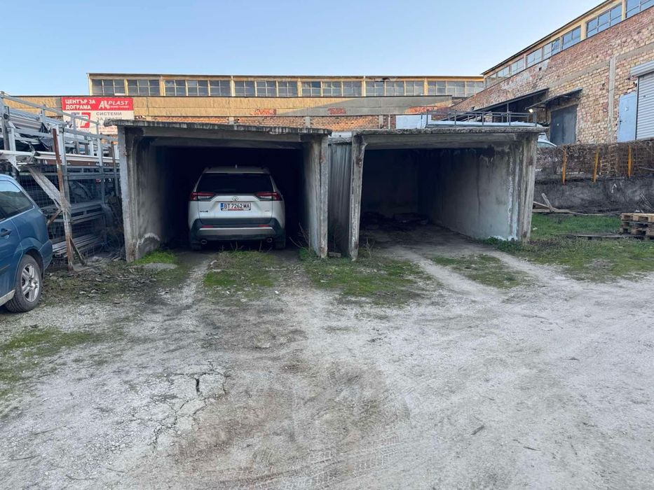 Продавам гаражи Велико Търново 1300€