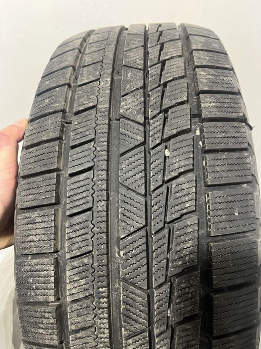 Продам комплект резины 245/45/19