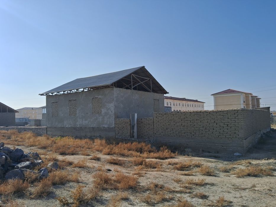 Hovli sotiladi 4sotixli