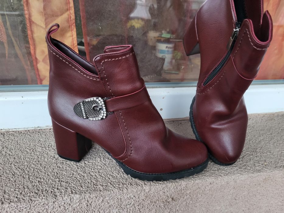 Елегантно  дамски боти 38 номер