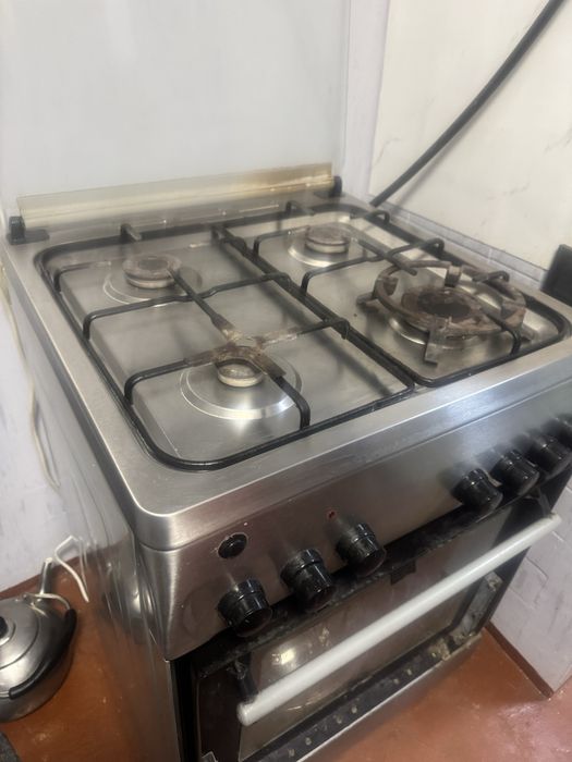 Газовая плита с духовкой