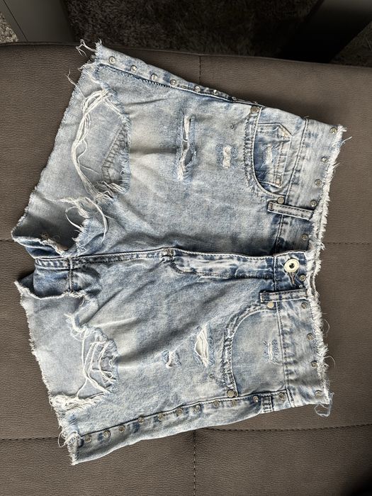 Различни модели дамски дънки