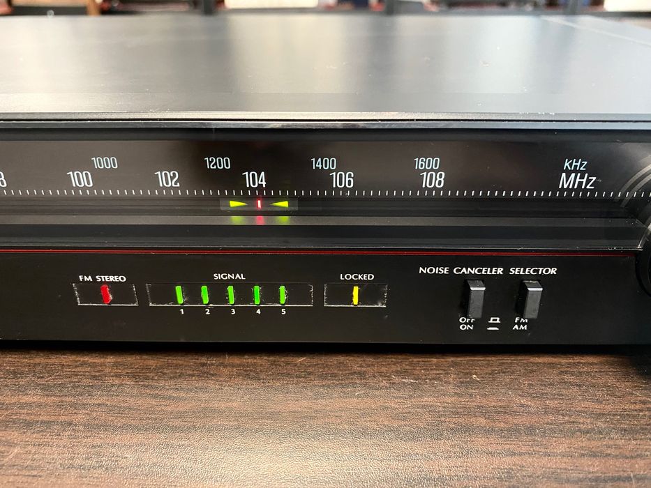 Висококачествен тунер Sansui