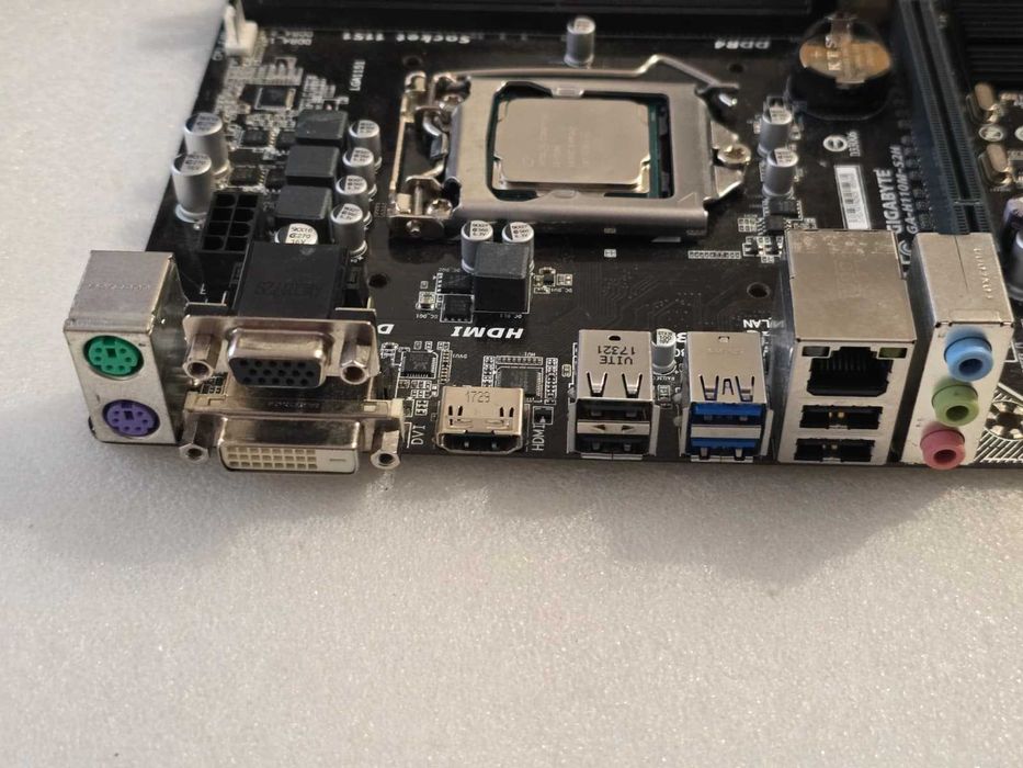 Placa de baza GIGABYTE GA-H110M-S2H + procesor I3 7100