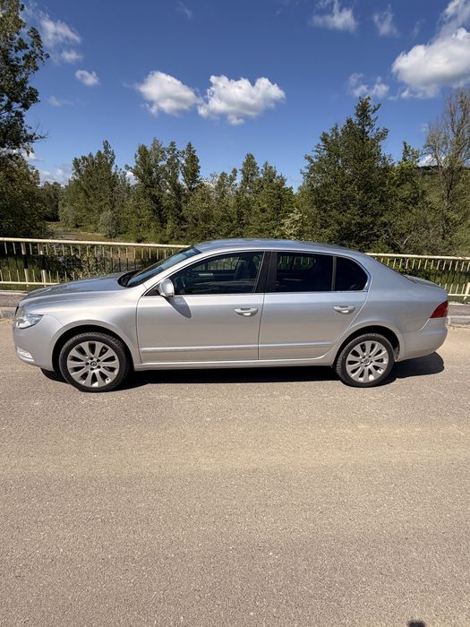 Skoda Superb 2012 2.0 TDI  DSG