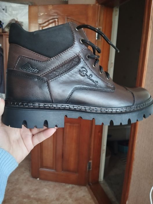 Продам зимние ботинки.