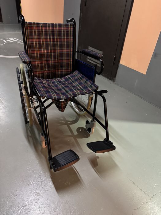 Продам инвалидную коляскк