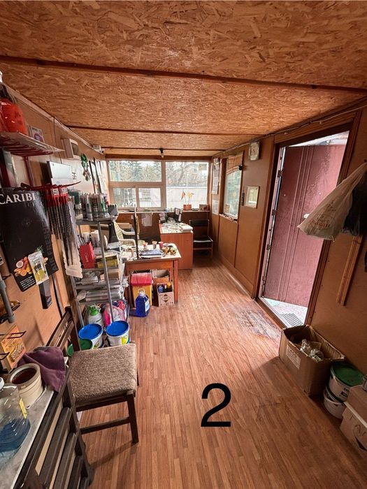 Фургон и  контейнери