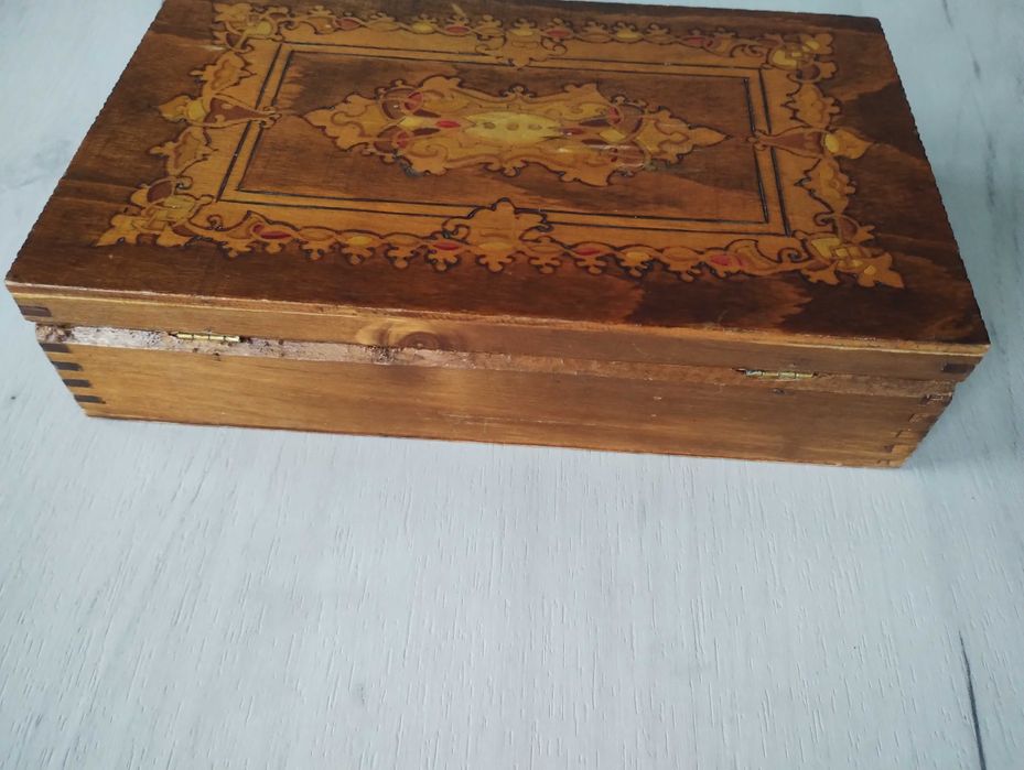 Дървена кутия стара