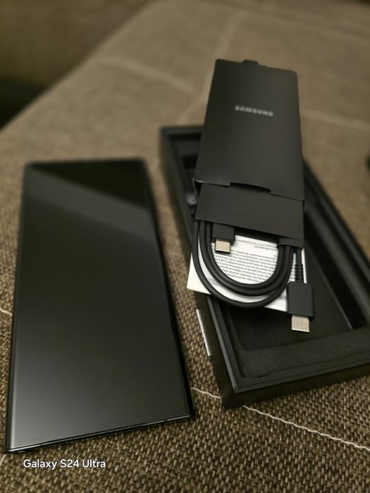 Vand Samsung  S 22 ultra  512Gb .