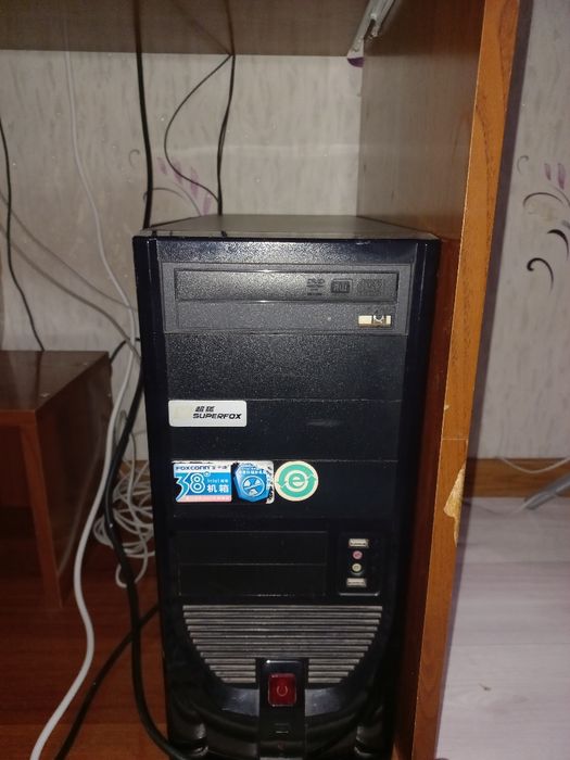 Компьютер Acer V193HQ b + в подарок кресло