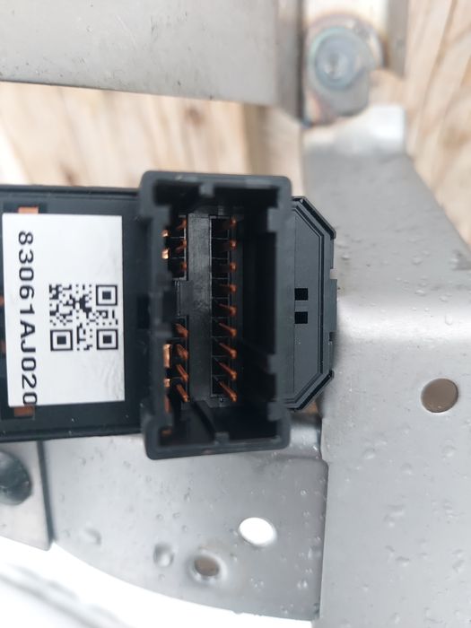 Управлени зеркалами на Subaru.