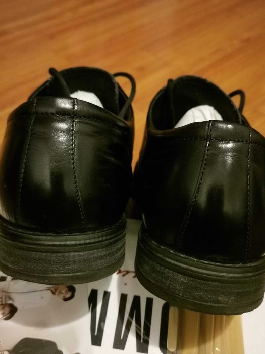 Pantofi model brogue piele, TOMMY ,mar 42 negri ,impecabili