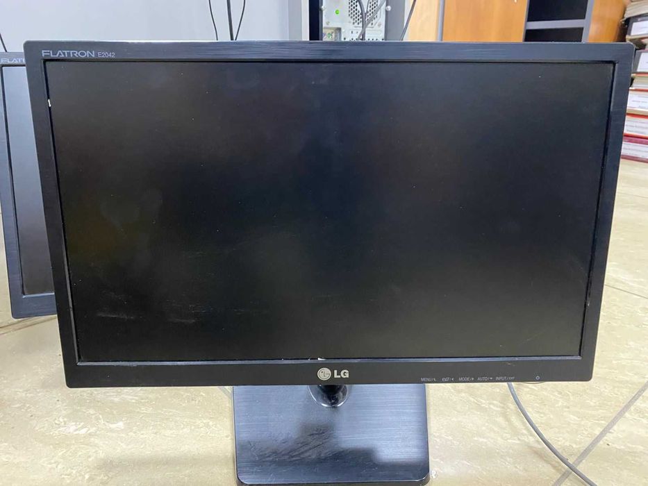 Мониторы LG,  сервер Xeon 10 000 тг