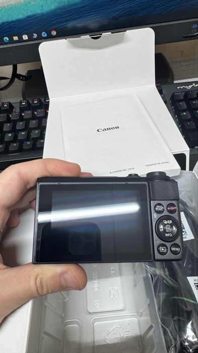 Canon G7X Mark II + card si baterii