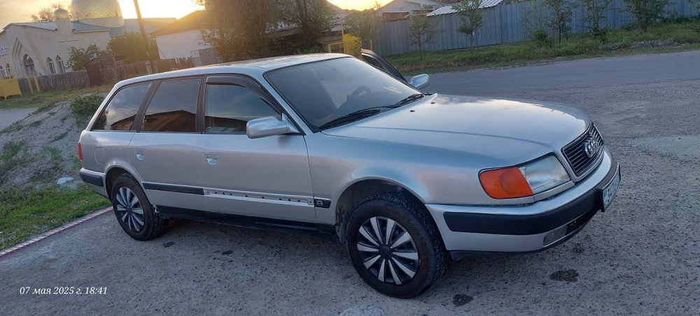 Продам Ауди с4 универсал обем 2.8