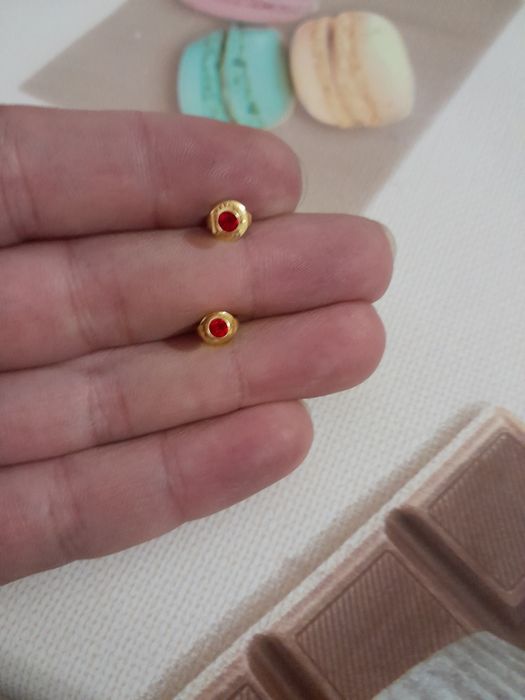 Серьги из медицинского золота