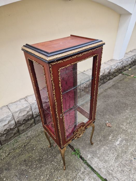 Уникална антикварна френска витрина Луй 15