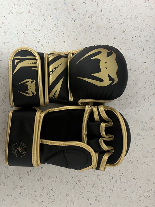 Продам перчатки.