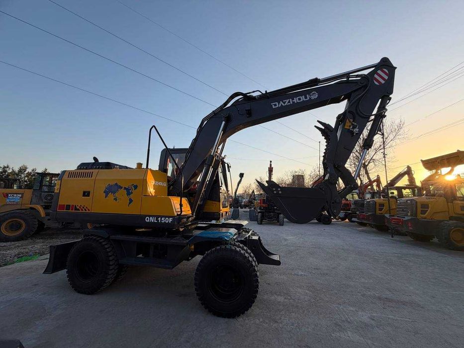 Колёсный экскаватор DAZHOU QNL150F