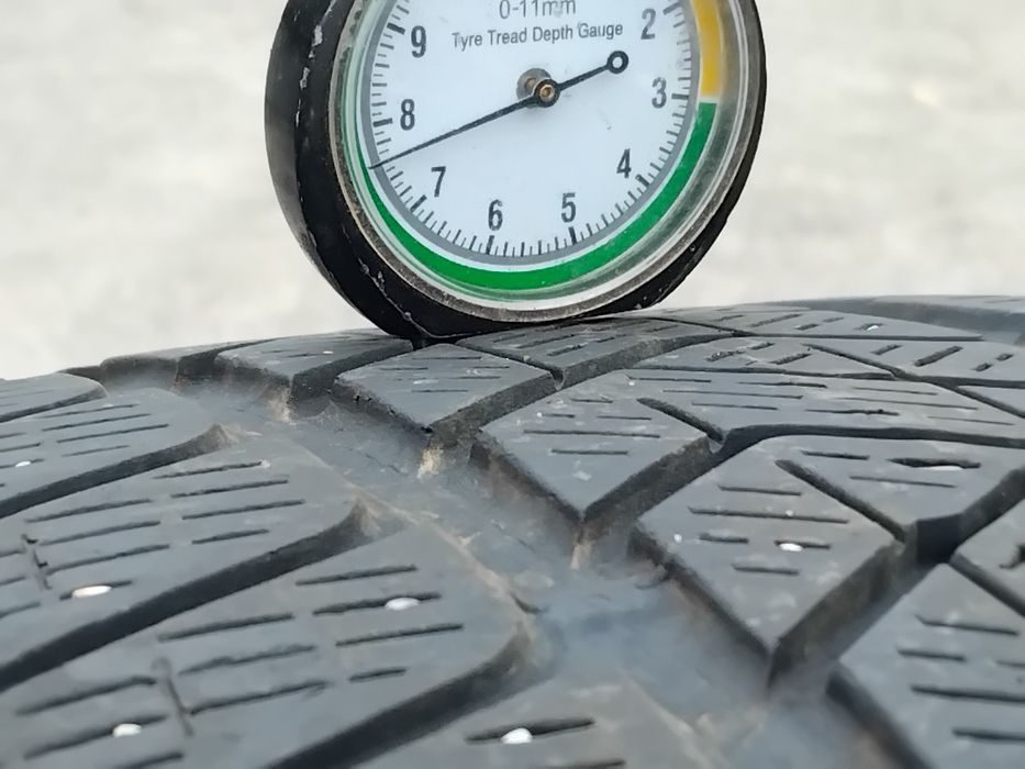 Гуми 255 55 18 Пирели Pirelli 4 броя - нов внос.Не са нови! Посочената цена е за един брой гума. Без коментар на цената.43 години опит в бранша.