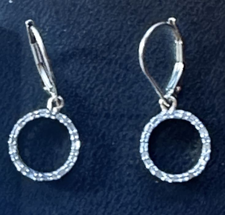 Set lantisor cu pandativ si cercei din aur si diamante